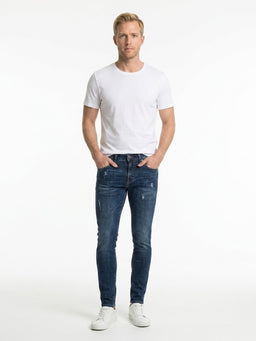 GY07LDG8BY6S9001_model_front.jpg