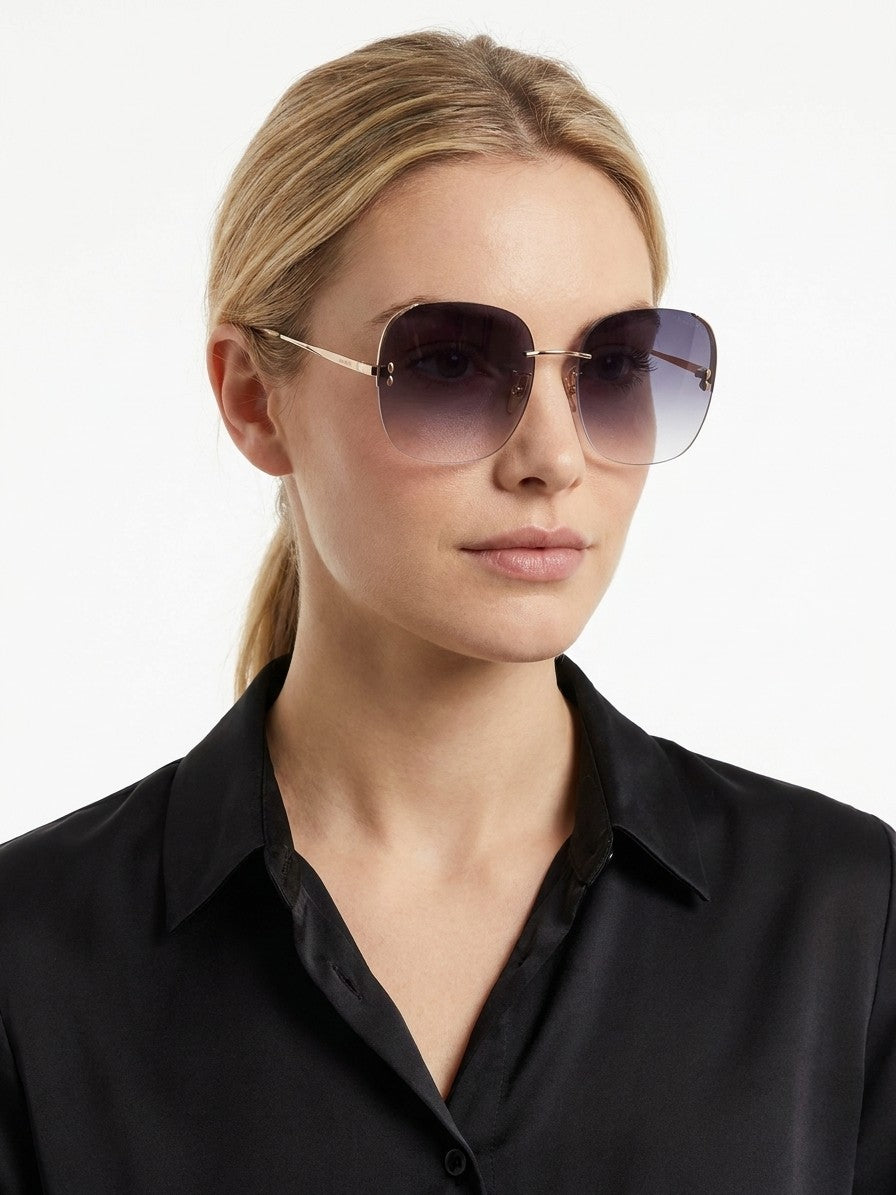 IM0055S0M007L0009O_model_front.jpg