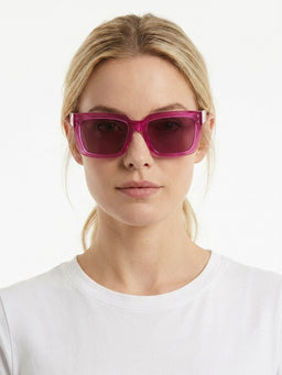 IM005NS0M001L35JVQ_model_front.jpg