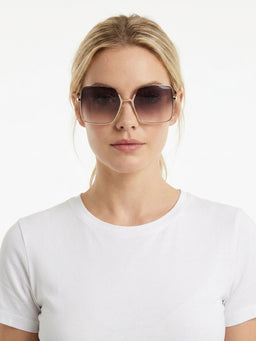 IM0102S0M010L0AWFF_model_front.jpg