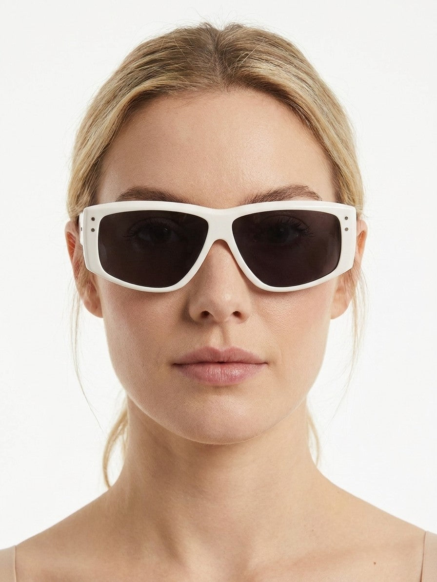IM0106S0M011LSZJIR_model_front.jpg