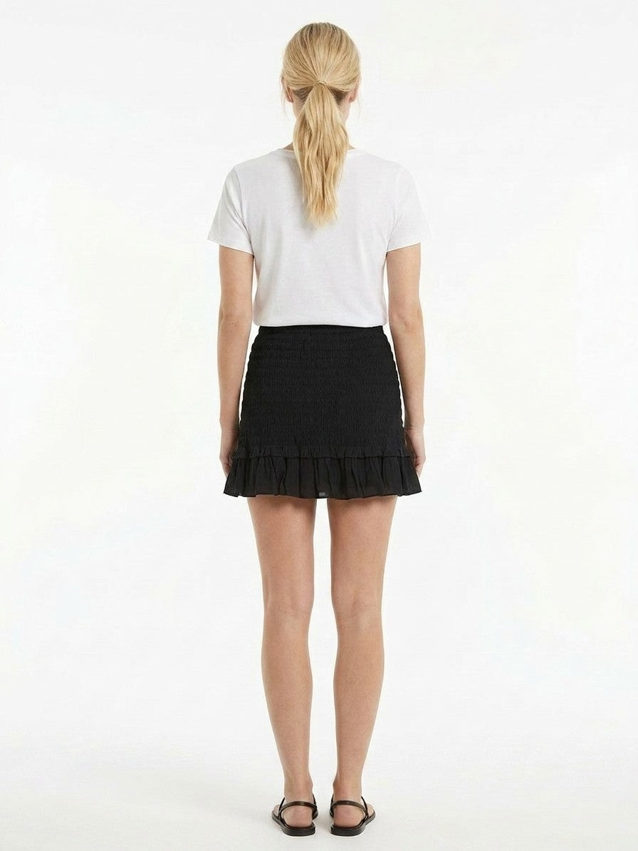 JU0085FBA3J09E01BK_model_back.jpg