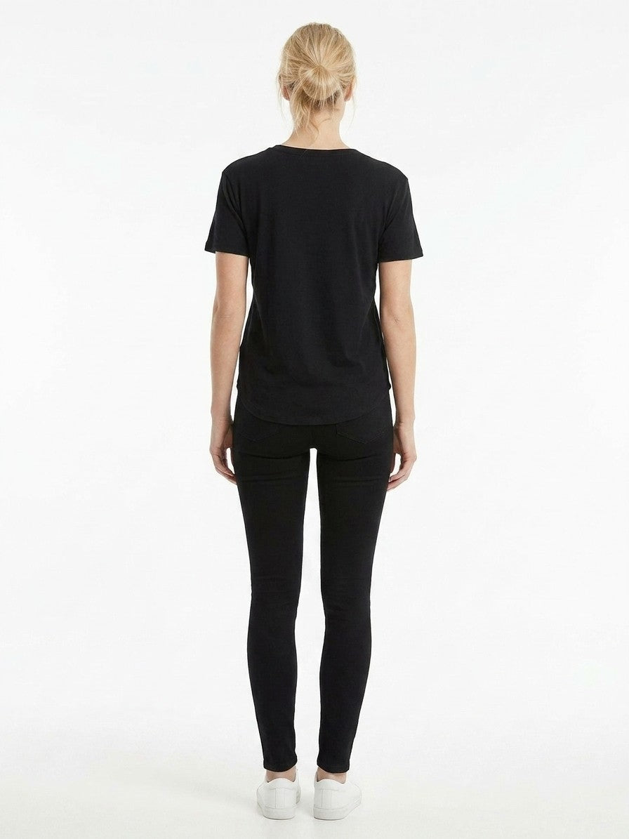 TS029900M004E01BK_model_back.jpg